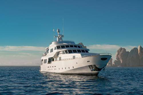 La Paz Boat Rental | 242 m² Houseboat ∙ 5 bedrooms ∙ 10 guests