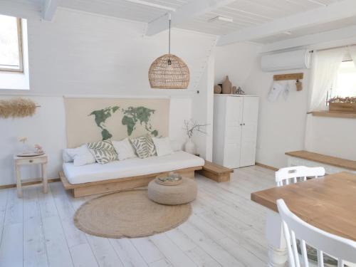 Pilisvorosvar House | My Blue Cottage