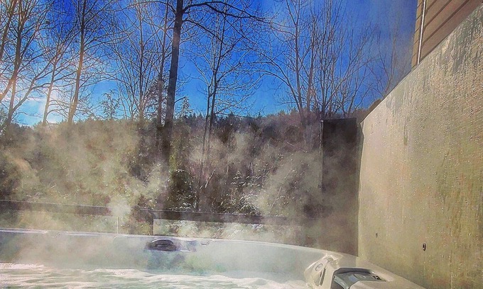 Val-des-Monts House | My Deer Chalet - Lac McGregor - Private Jacuzzi