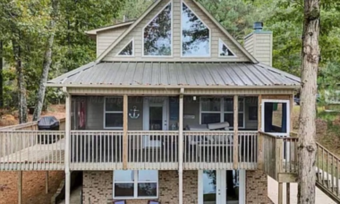 Crane Hill House | My Happy Place-Smith lake 4bed/3 bath, ,entertainment dock, pet friendly