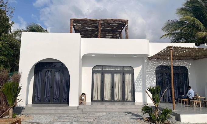 Phan Rang House | My Hoa Oceanfront Home
