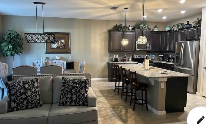 Gibsonton House | My House, Your House