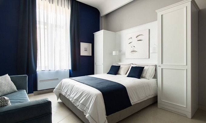 Naples City Centre Cabin | My Lodge Italy - Via Duomo 305 - Naples