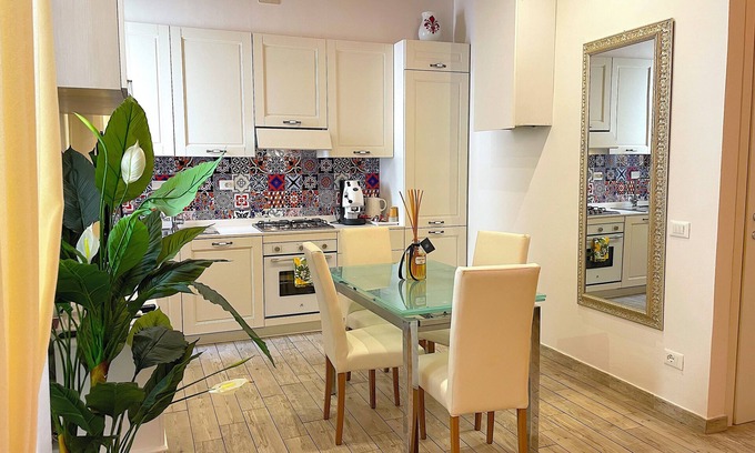 Sant' Ambrogio Apartment | My Luxury M&G Florence