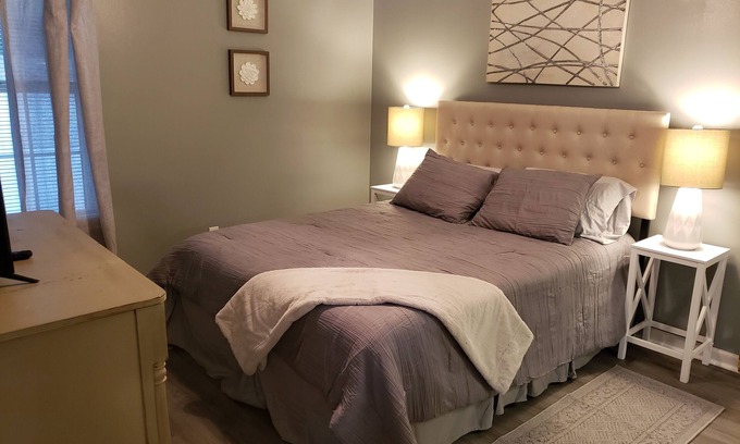 Georgetown House | My Old Kentucky Home 3 bedroom, 2 full bath. Sleeps 7