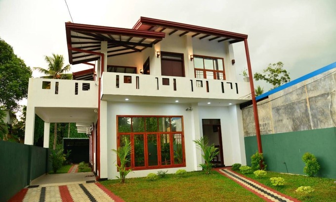 Hikkaduwa Villa | My property is a Privet Villa and it has 5 Beds rooms with All Air condition an