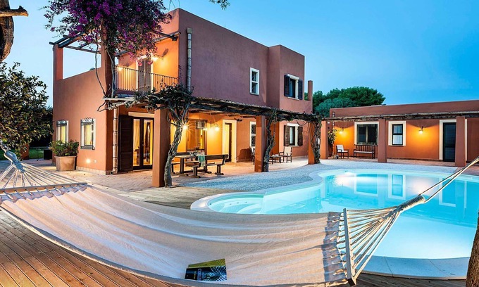 Marsala Villa | My Rental Homes - Villa Creta immersed in a 3.000 m2 garden with swimming pool