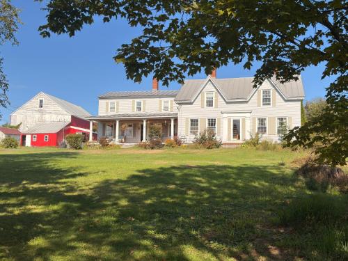 Oakland Bed & Breakfast | My Valhalla Farm-Room Rentals