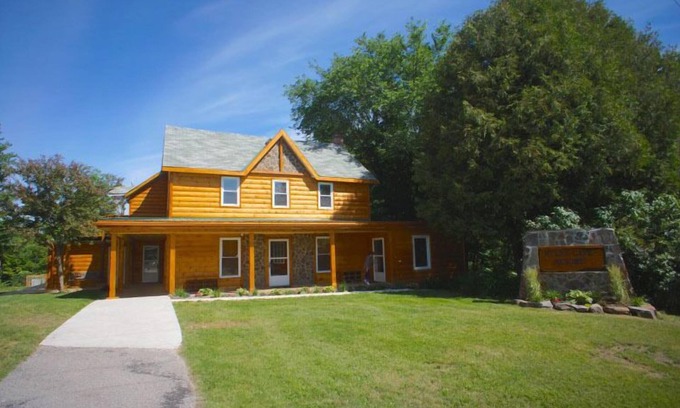 North Frontenac Cottage | Myers Cave Resort