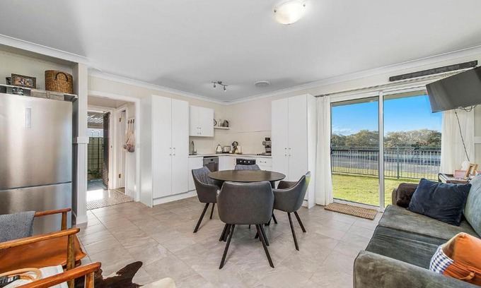 Dunbogan Apartment | Myers Inlet on Camden Head Road