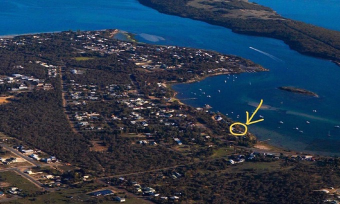 Lake Wangary House | Mykonos - Outstanding Waterfront Property with Pontoon and Fabulous Bay Views.