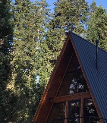 Bagvdanari Ski Chalet | MyLarda two bedroom Cottage with Ushba view