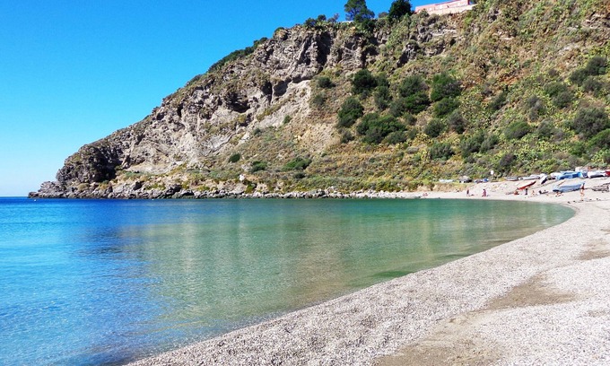 Milazzo Apartment | Mylina apartment, 3-bedroom apartment in Milazzo, sea 5 minutes away