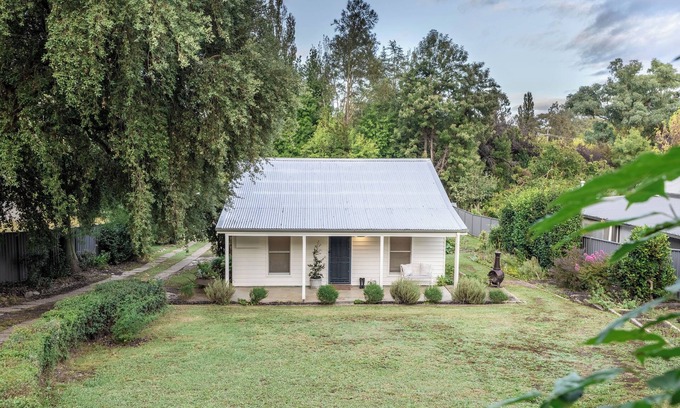 Myrtleford House | Myrtle Creek Cottage