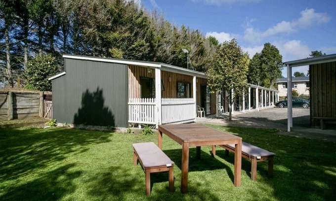 Ohaupo Hotel | Mystery Creek Motel