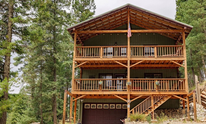 Cloudcroft Ski Chalet | Mystic Forest Lodge, w/Superb Vistas & Media Room!