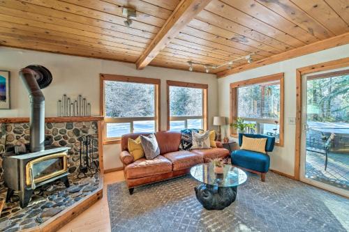 Skykomish House | Mysty Mountain Cabin on River Near Stevens Pass!