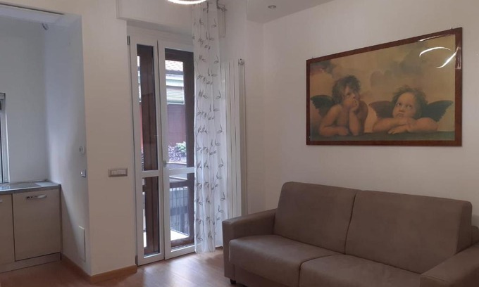 Gorla Apartment | n&ghomesweethome RaffaelloElegante appartamento ideale casa vacanze affari