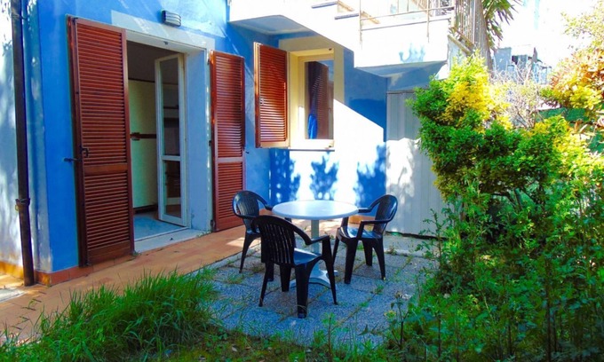 Numana Apartment | N157- Numana, three-room apartment with garden in the center