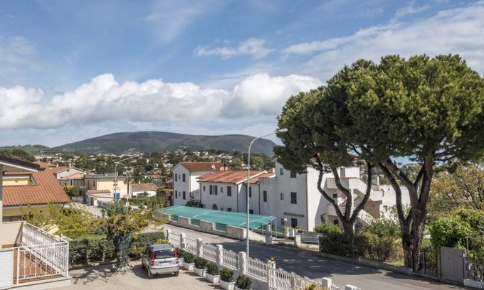 Numana Apartment | N196 - Numana, delightful two-room apartment with garden and sea view