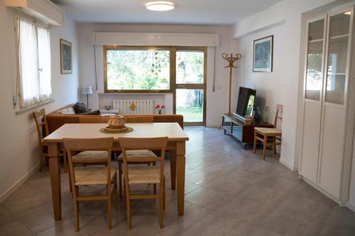 Villaggio Taunus Apartment | N228 - Numana, quadrilocale ristrutturato con giardino