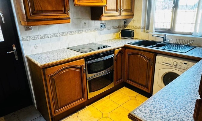 Solihull House | n4 Bedroom House Near Birmingham Airport and NEC