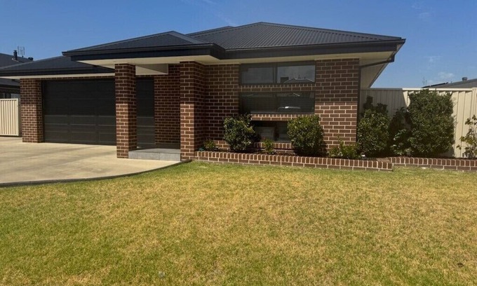 Nagambie House | Nagambie Haven : 3 BR, 1 BA House in Nagambie, Sleeps 6