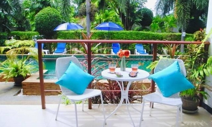 Nai Harn Apartment | Nai Harn : 1 bedroom apartment close to