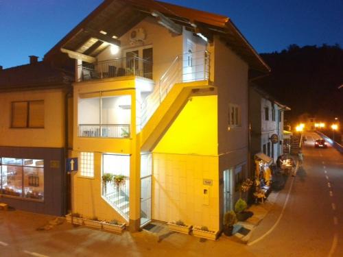 Kulen Vakuf House | Naid Apartmani