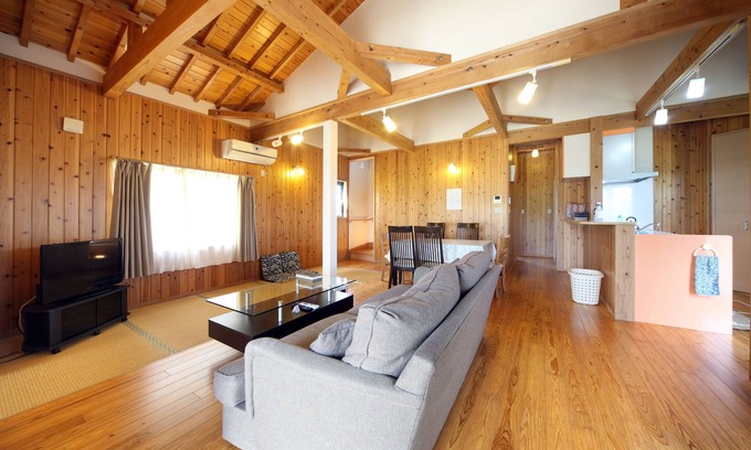 Shoshi House | Nakijin Raku