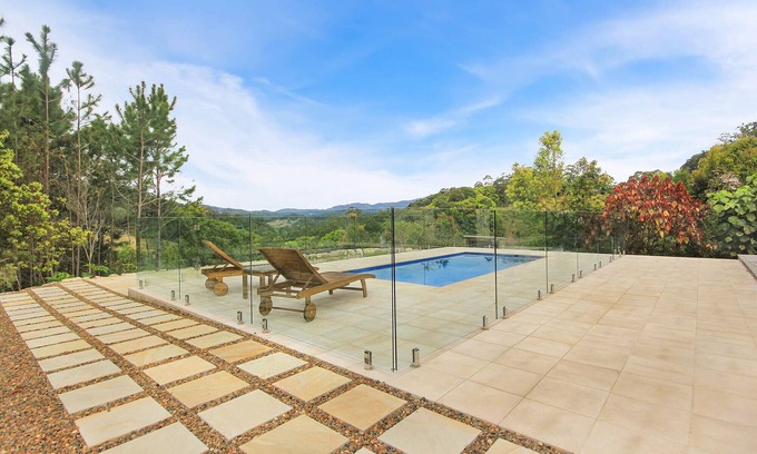 Burringbar House | Nala ~ A Luxury Hinterland Home W/free WIFI & pool