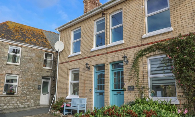 Marazion Cottage | NANA'S HOUSE, pet friendly, character holiday cottage in Marazion