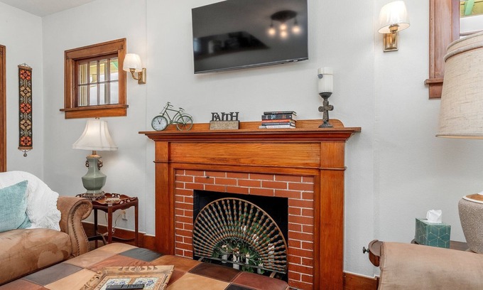 Sioux Falls Apartment | Nana's in the City - Main Floor