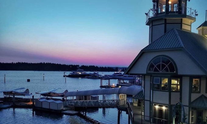 Regional District of Nanaimo House | Nanaimo Harbourfront Townhome - Luxurious Downtown Waterfront 2 Bedroom Townhome