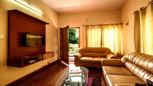 Vyalikaval HBCS Layout Apartment | Nandu Hospitality Apartments Services - Aashiyana