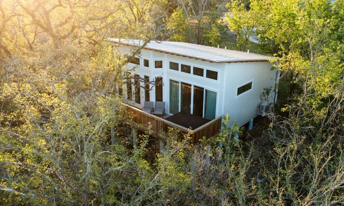New Braunfels House | Naomi's Nest: Private Jacuzzi and Treetop Views