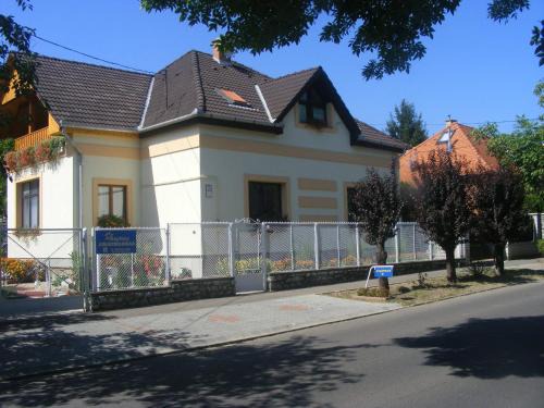 Eger Apartment | Napfény Apartmanház