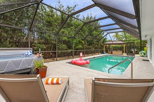Central Naples House | Naples-Resort Style Pool Home