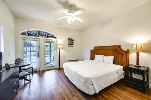 Naples Apartment | Naples Studio Retreat with Resort Pool!