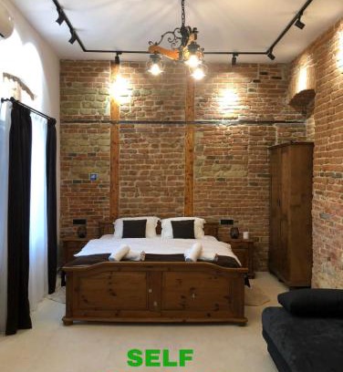 Old Town Apartment | Napoca Brick&Barrel