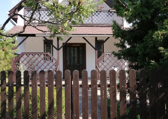 Zsorifurdo House | Napraforgó Vendégház