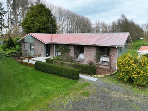 Rukuhia House | Narrows Hideaway - Bookahome