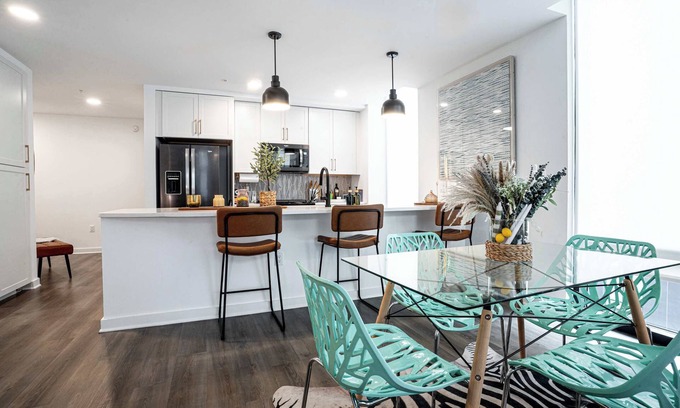 The Gulch Apartment | Nashville Family Friendly Suite