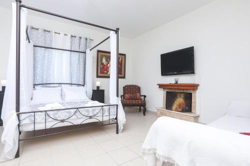 Perama Apartment | Natasha’s tiny home