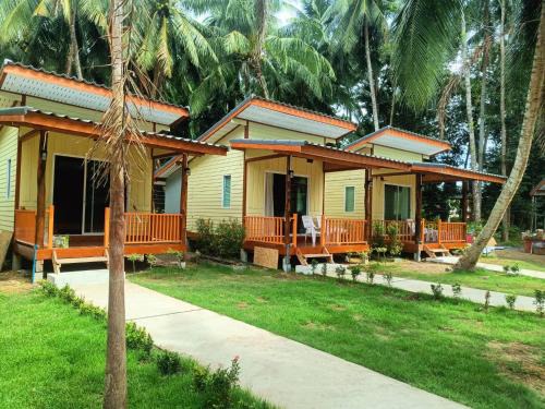 Ko Mook Ski Chalet | Nathan Breeze Resort