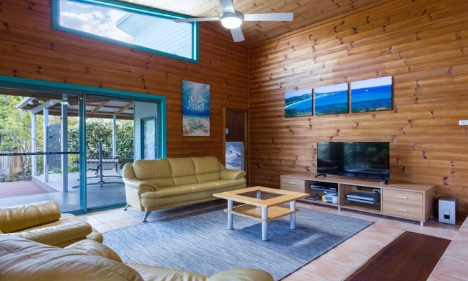 Old Bar House | Nathaniel's Beach Cottage