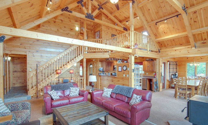 Nathrop House | Nathrop Home w/ Mountain Views + Yoga Greenhouse!