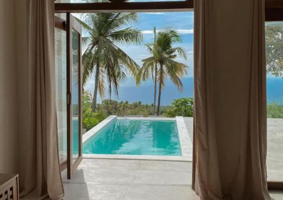 Oslob Villa | Native Villa with Pool at Kalumo Lodge