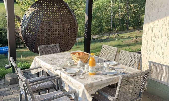 Usseln House | Nature adventure holiday bungalow/chalet with an open fireplace