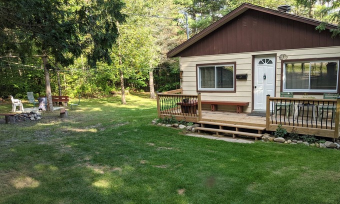 Saint-Calixte Cottage | Nature Cottage & Private Pond - 1 hour from Montreal